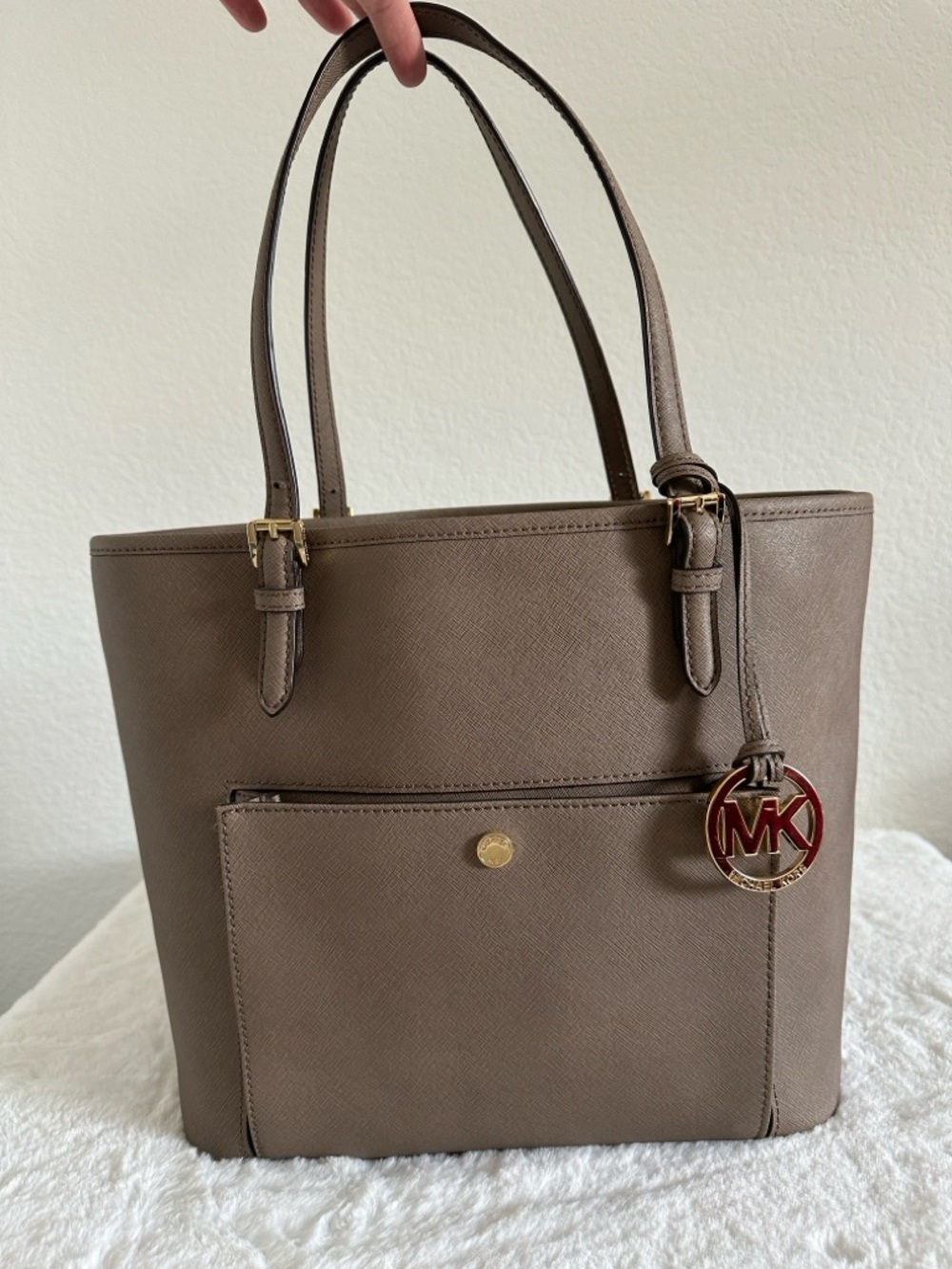 Michael Kors Gigi Large Saffiano Leather Pocket Tote - Multifunctional Version